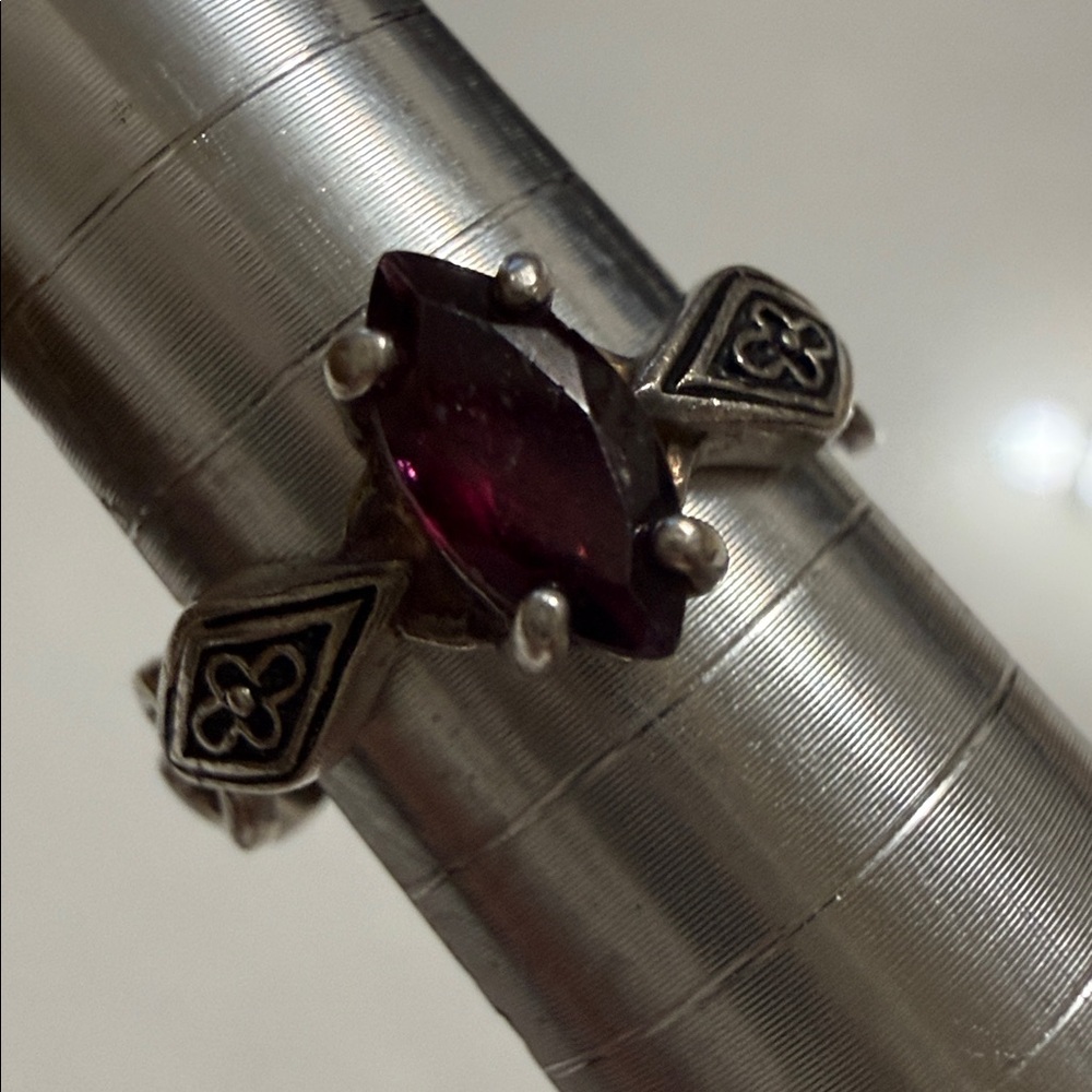 Elegant Sterling Silver 925 Floral Patterned Ring by Avon - Picture 4 of 16